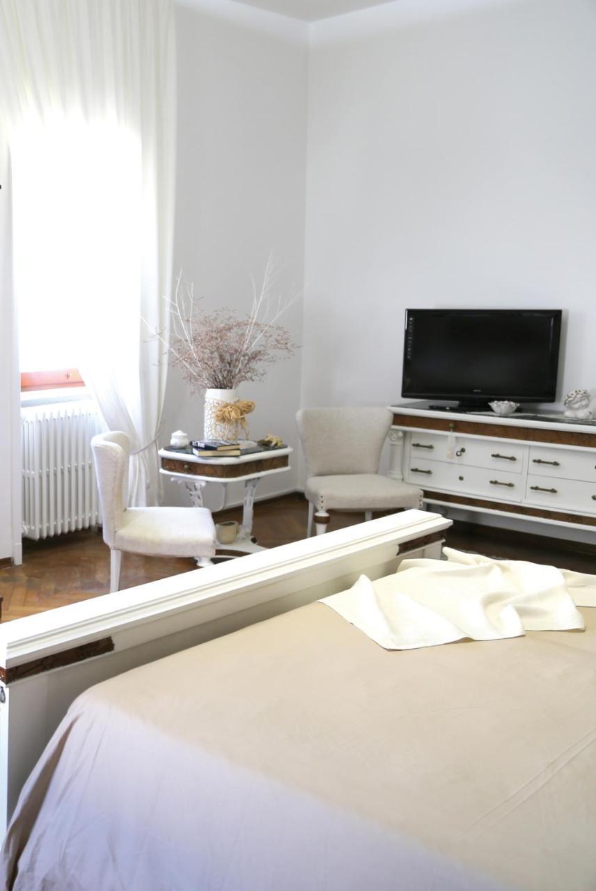 Bed and Breakfast Viro House Squinzano Exterior foto